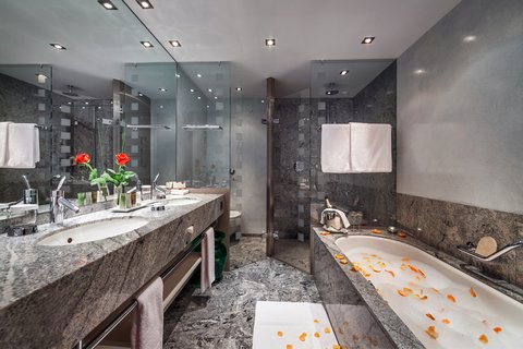 TSCHUGGEN GRAND HOTEL - Photo 56