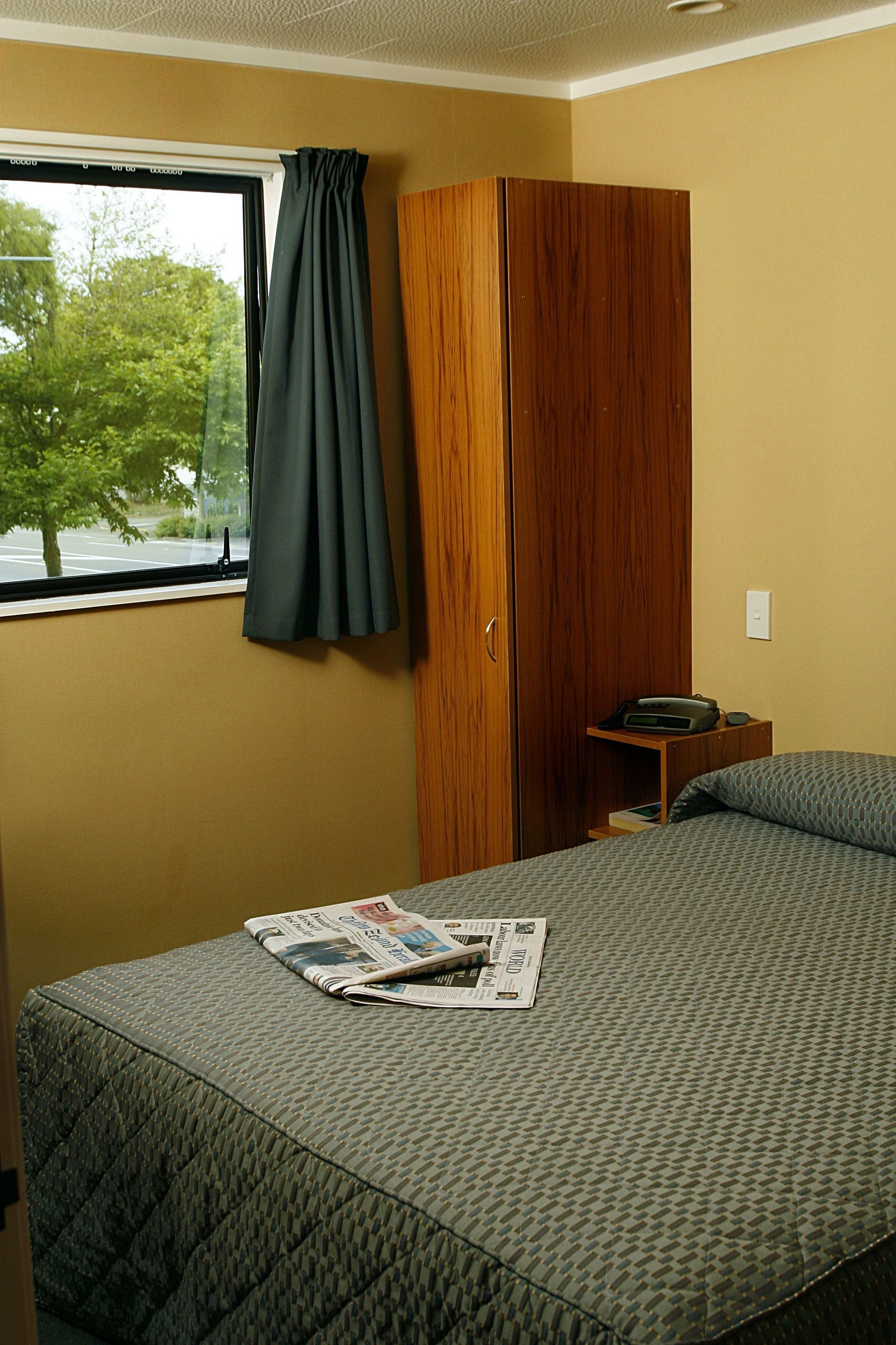 ROSE CITY MOTEL-guestroom-2 Bedroom Suite.jpg
