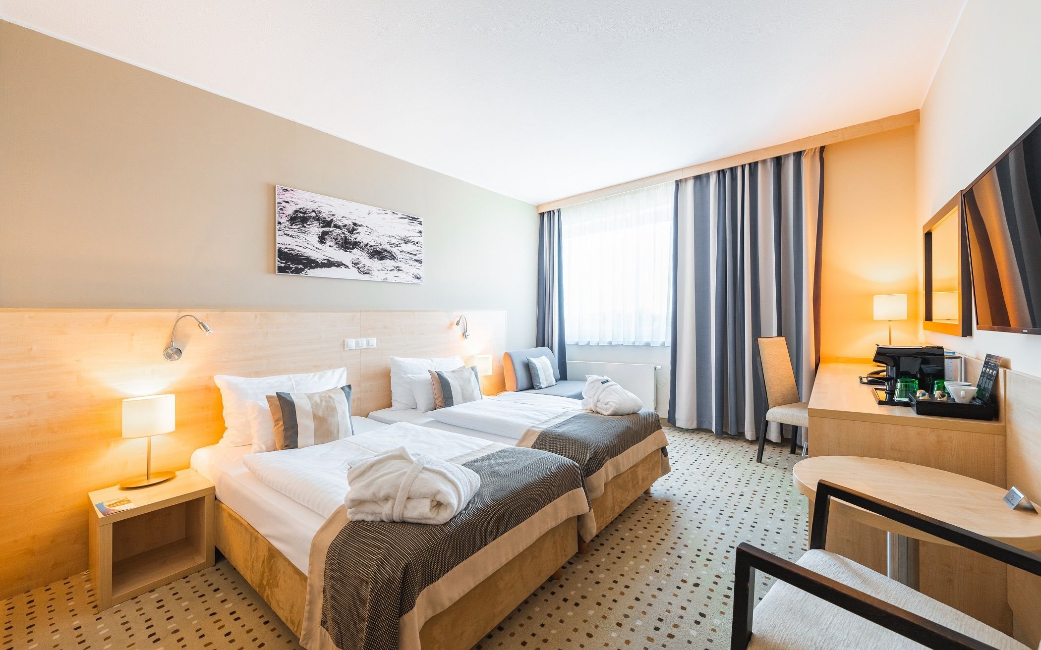 AQUAPALACE HOTEL-guestroom-Double Room with King or Twin.jpg