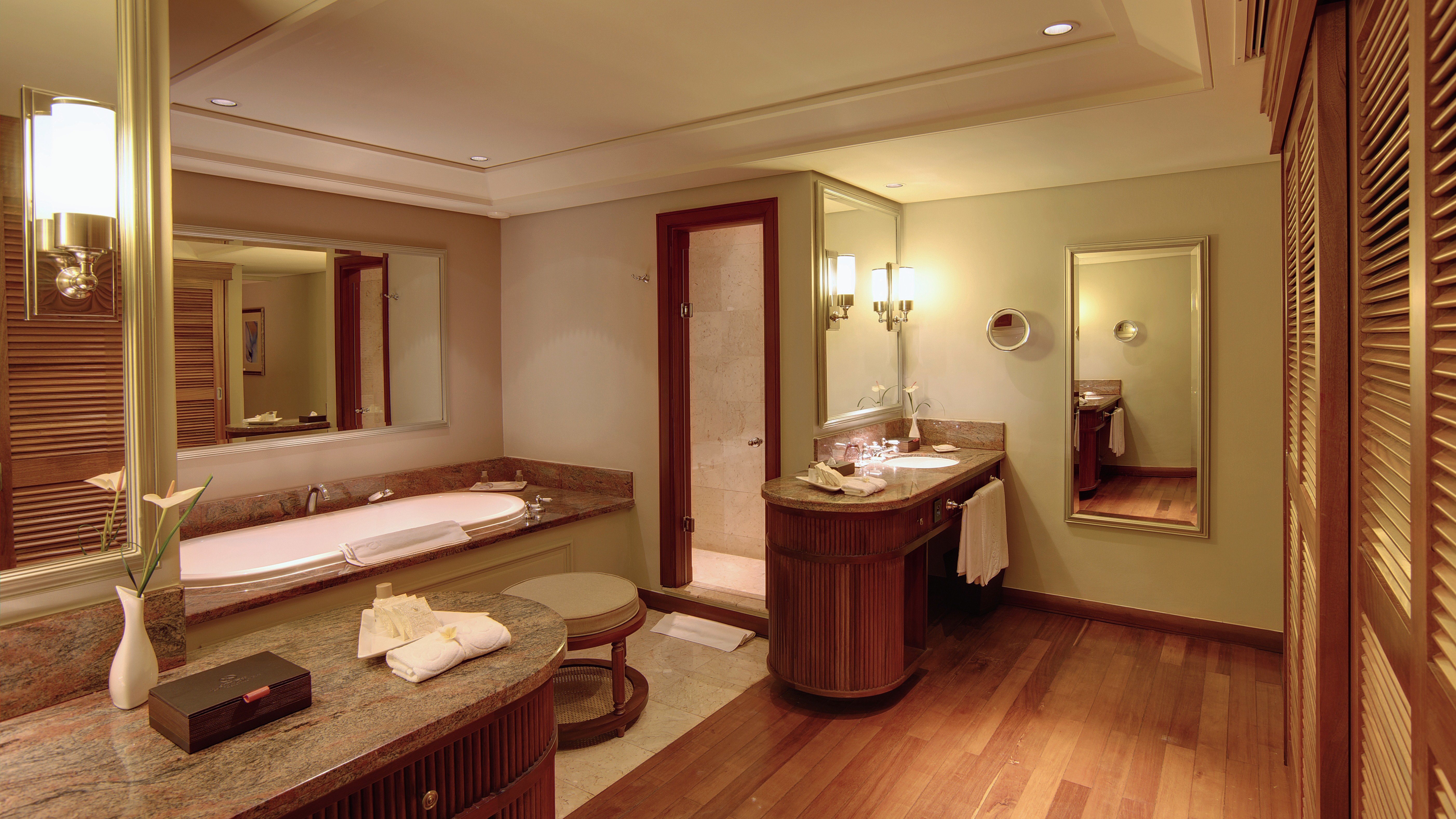 Constance Le Prince Maurice-guestroom-Family Suite Bathroom.jpg