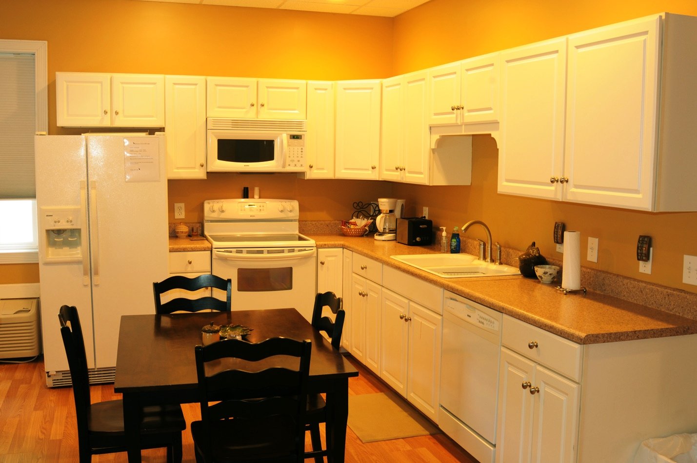 ACORN HILL LODGE SPA AND SALON-guestroom-ACORNKITCHEN.jpg