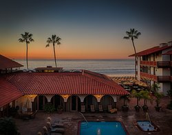  - La Jolla Shores Hotel