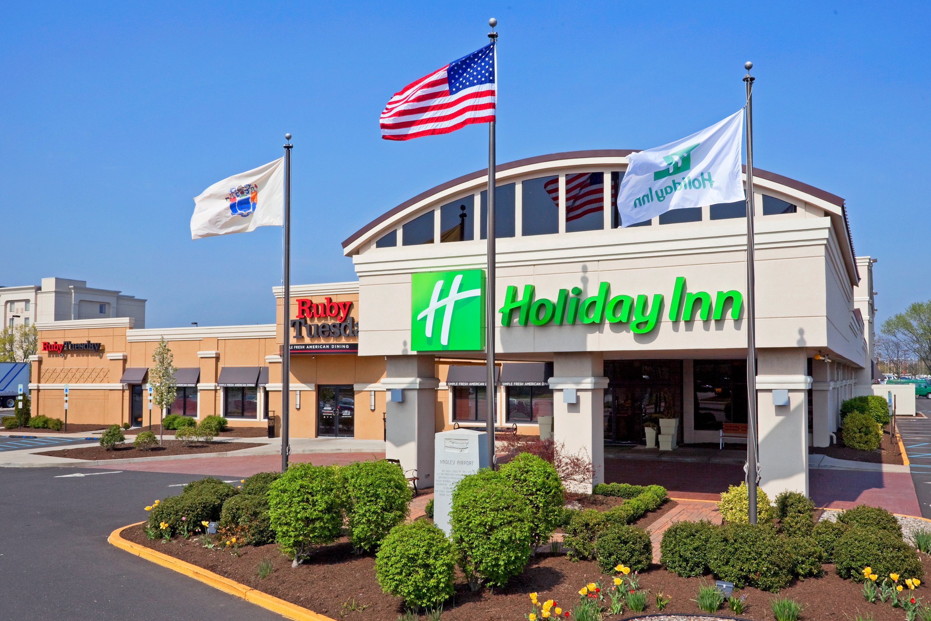 Welcome to Holiday Inn South Plainfield