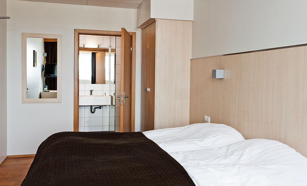 HOTEL KLETTUR-guestroom-Hotel Klettur Standard Room.jpg