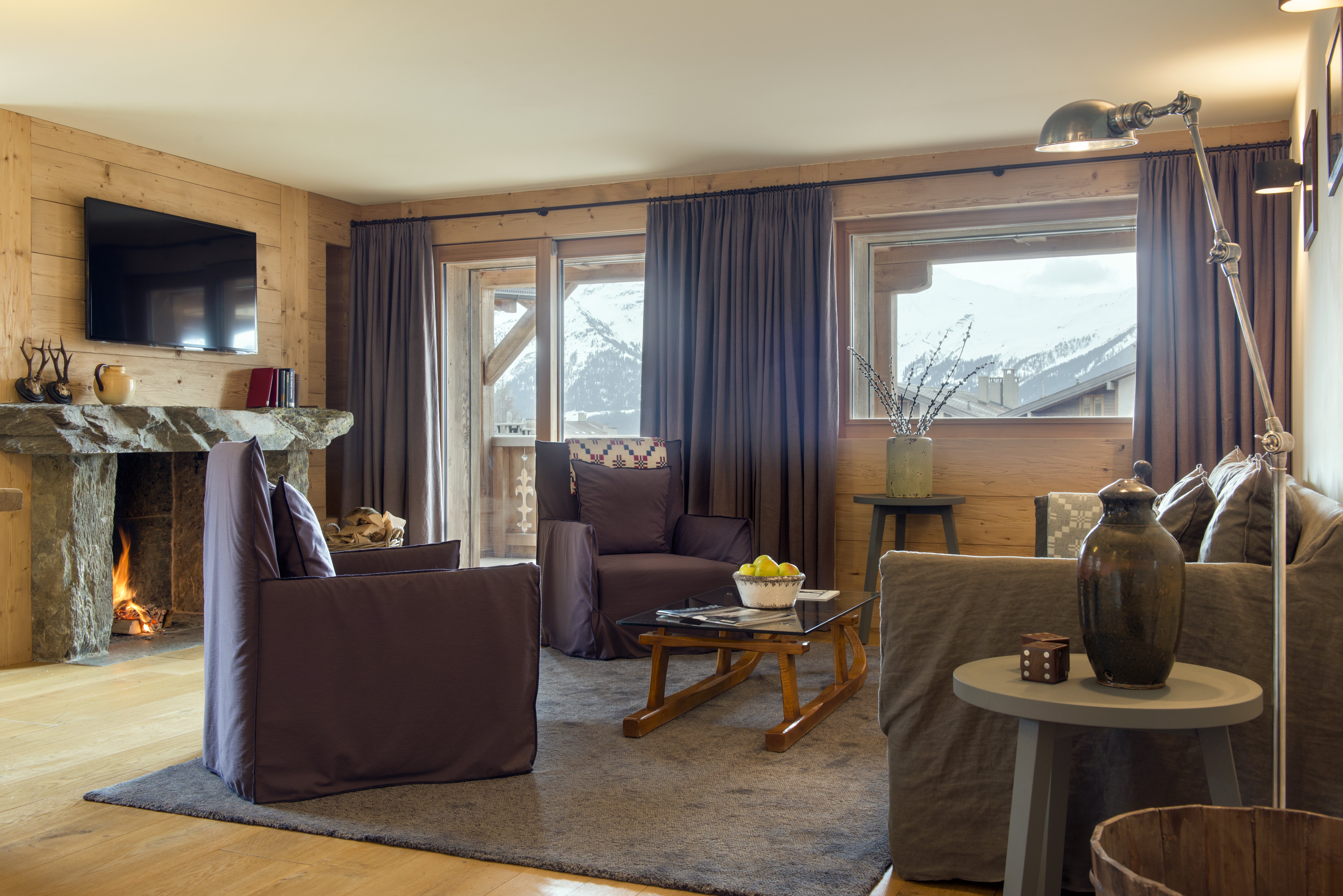 Cordee des Alpes-guestroom-Apartment Living Area.jpg