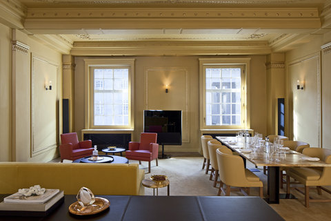 HOTEL CAFE ROYAL - Photo 35