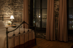  - Auberge du Vieux-Port Hotel Montreal