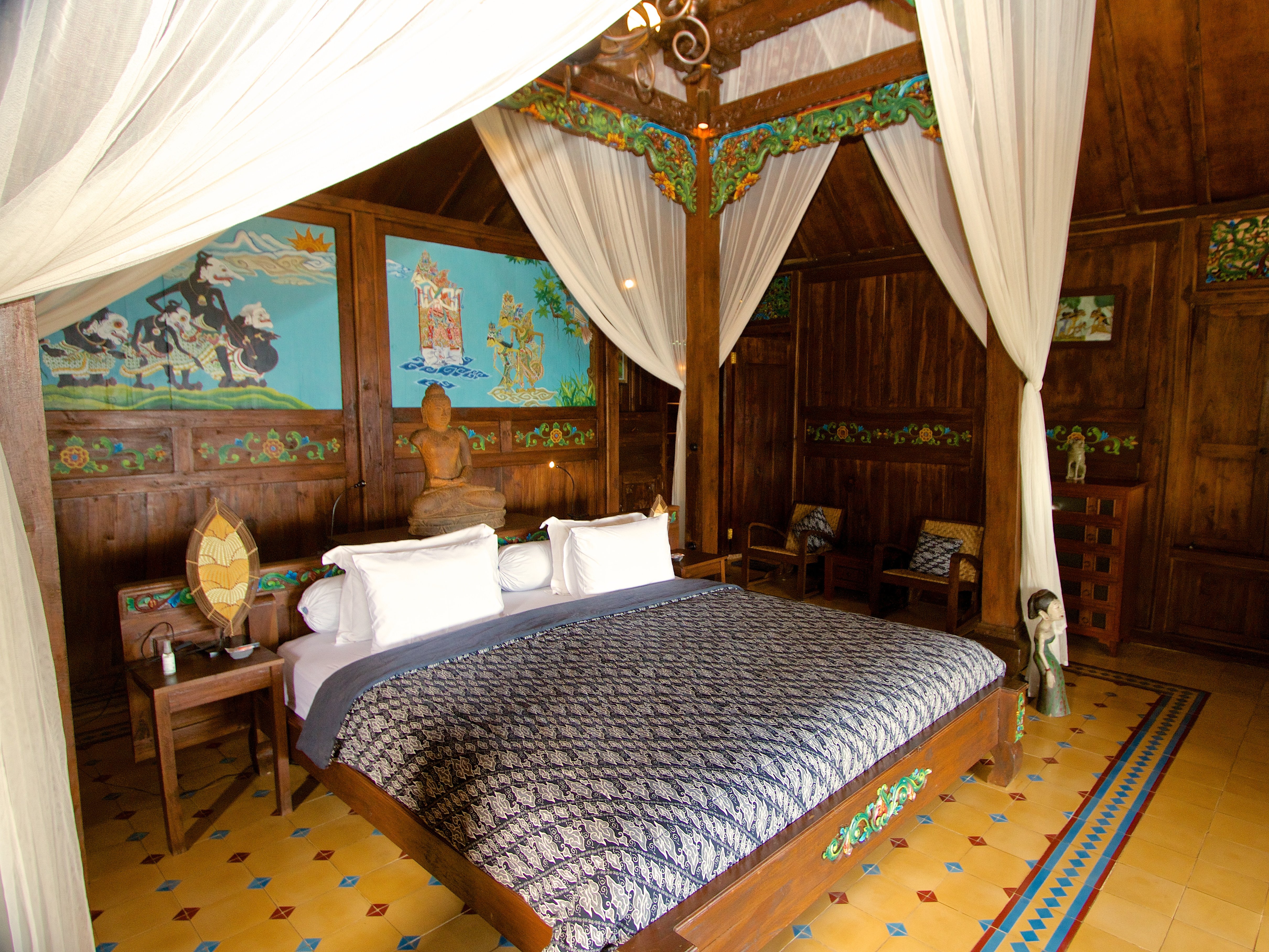 VILLA BOROBUDUR-guestroom-Siddharta Suite.jpg