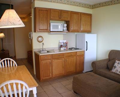 Palms Resort-guestroom-Palms Suite.jpg