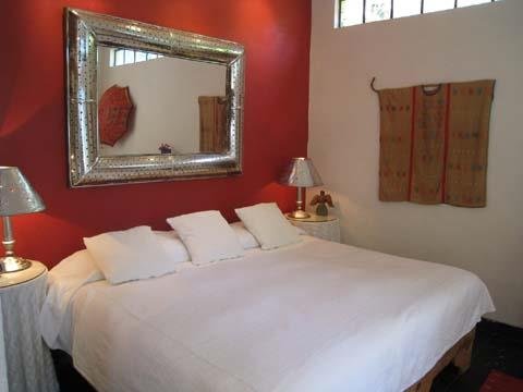 CASA CARLY-guestroom-king plus single suite.jpg