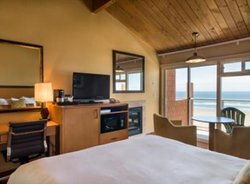  - Hallmark Resort Hotel Newport