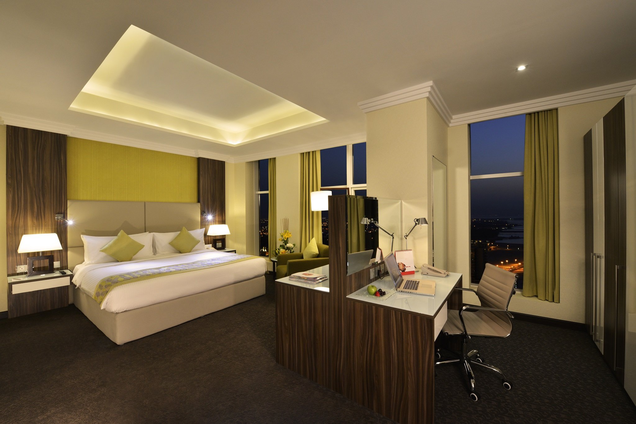 Swiss Belhotel Seef Bahrain-guestroom-Superior Room Double Bed.jpg