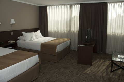 45 BY DIRECTOR-guestroom-Double Twin Standard.jpg