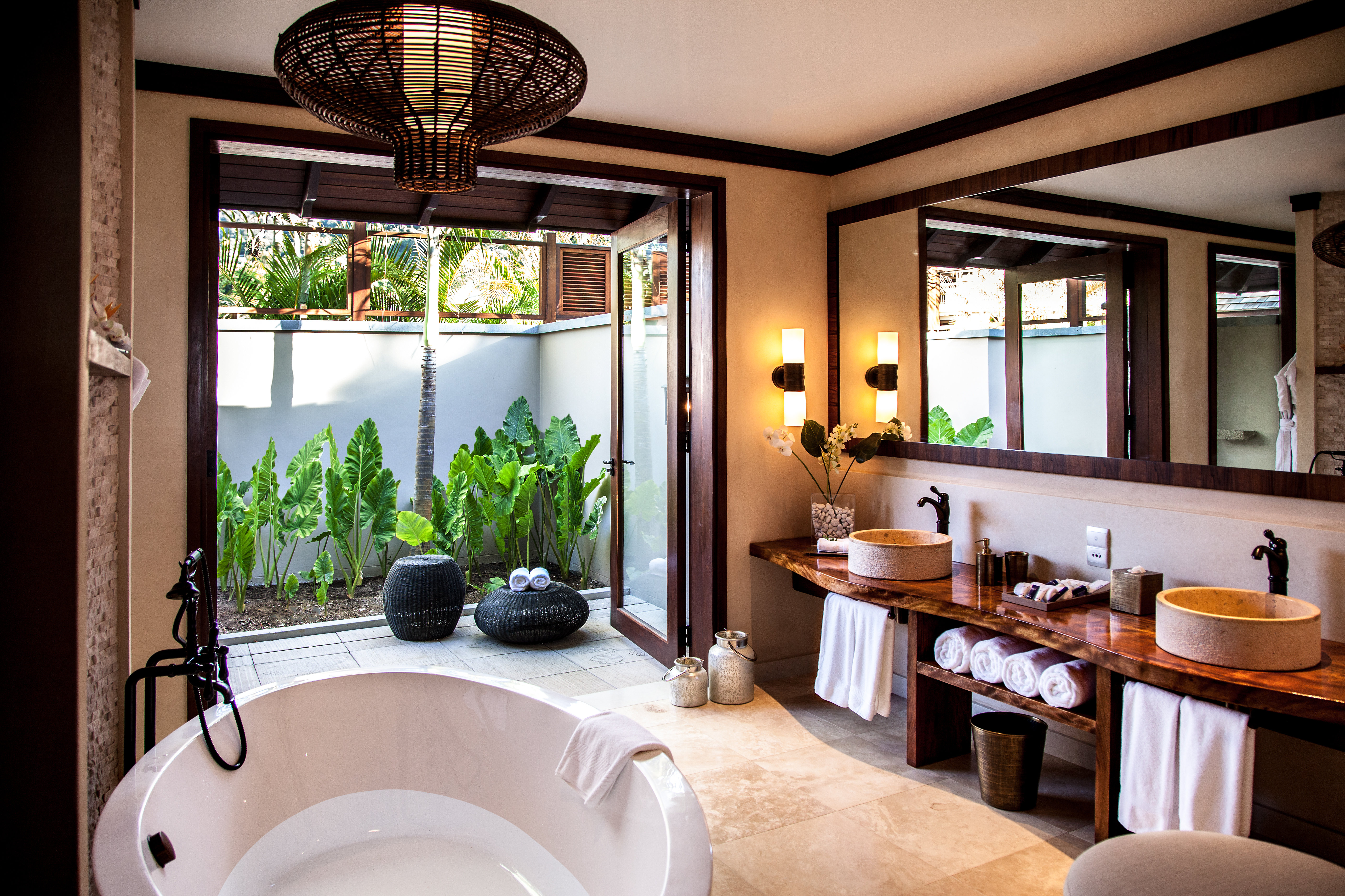 STORY SEYCHELLES-guestroom-Beach Villa Bathroom.jpg