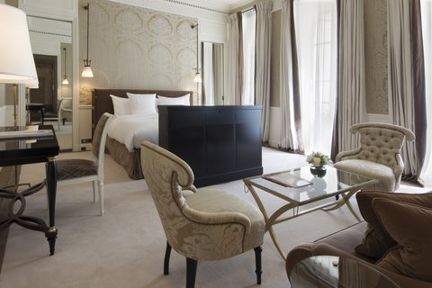 LA RESERVE PARIS HOTEL AND SPA - Photo 25