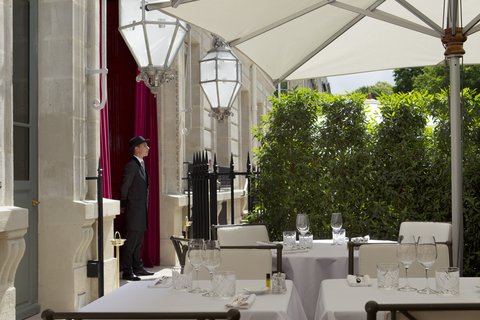 LA RESERVE PARIS HOTEL AND SPA - Photo 91