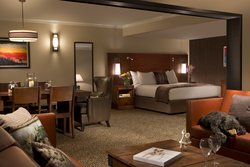  - Lakefront Anchorage Hotel