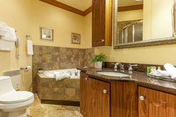  - Le Nouvel Hotel & Spa Montreal