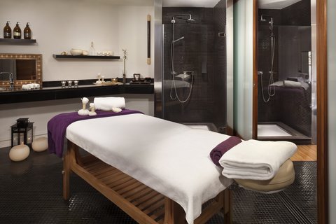 GRAN MELIA COLON - Photo 50