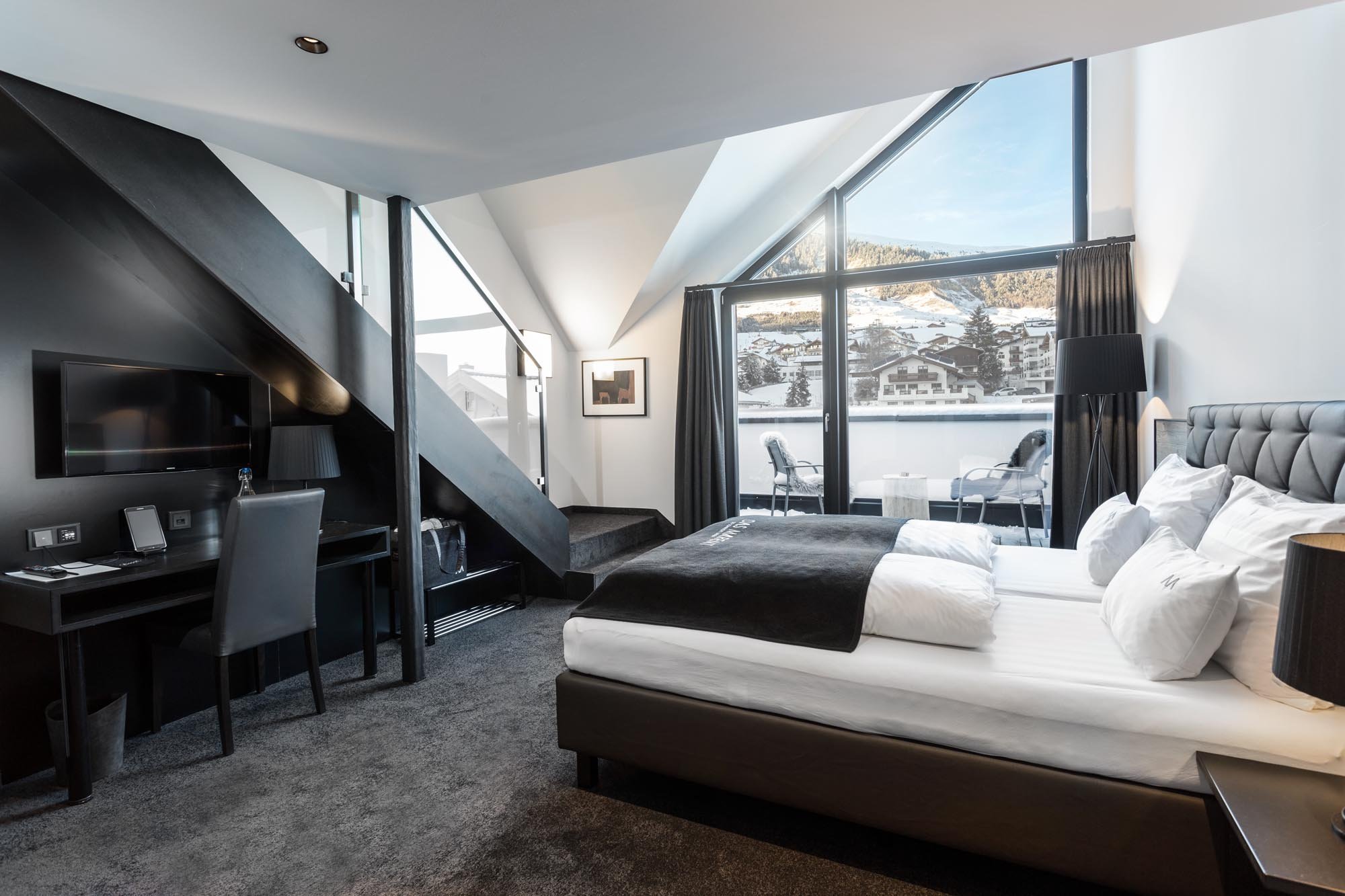 DAS MARENT-guestroom-Loft Room.jpg