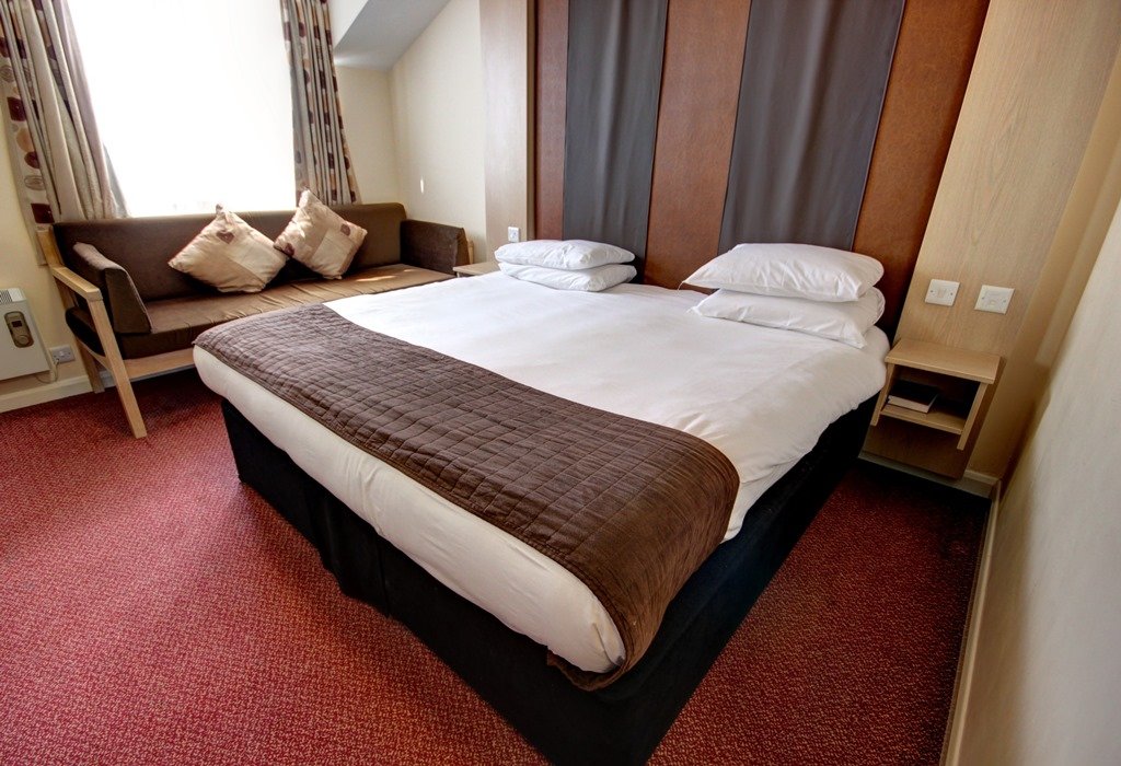 Bannatyne Durham-guestroom-Bedroom.jpg