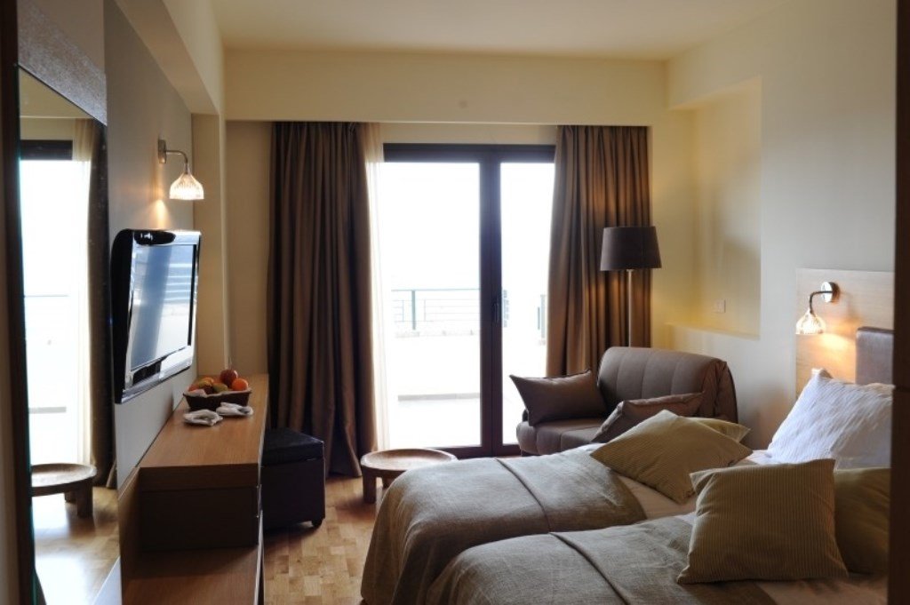 DOMOTEL ANEMOLIA-guestroom-Executive Double.jpg