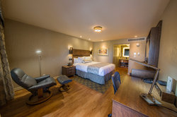  - Hotel Strata Mountain View