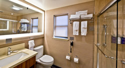  - Hotel Strata Mountain View