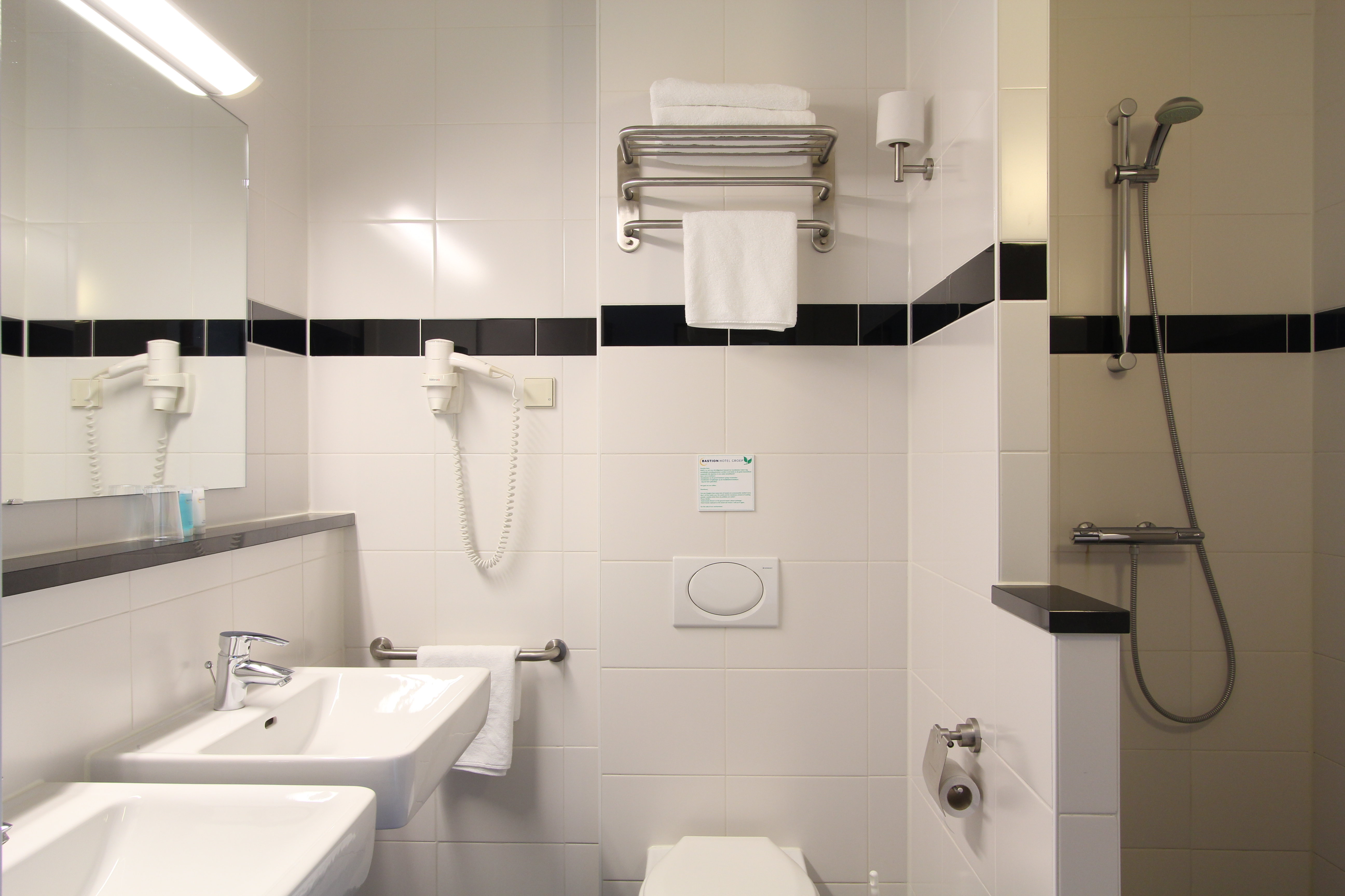 Bastion Roosendaal-guestroom-Bathroom (Deluxe Room).jpg