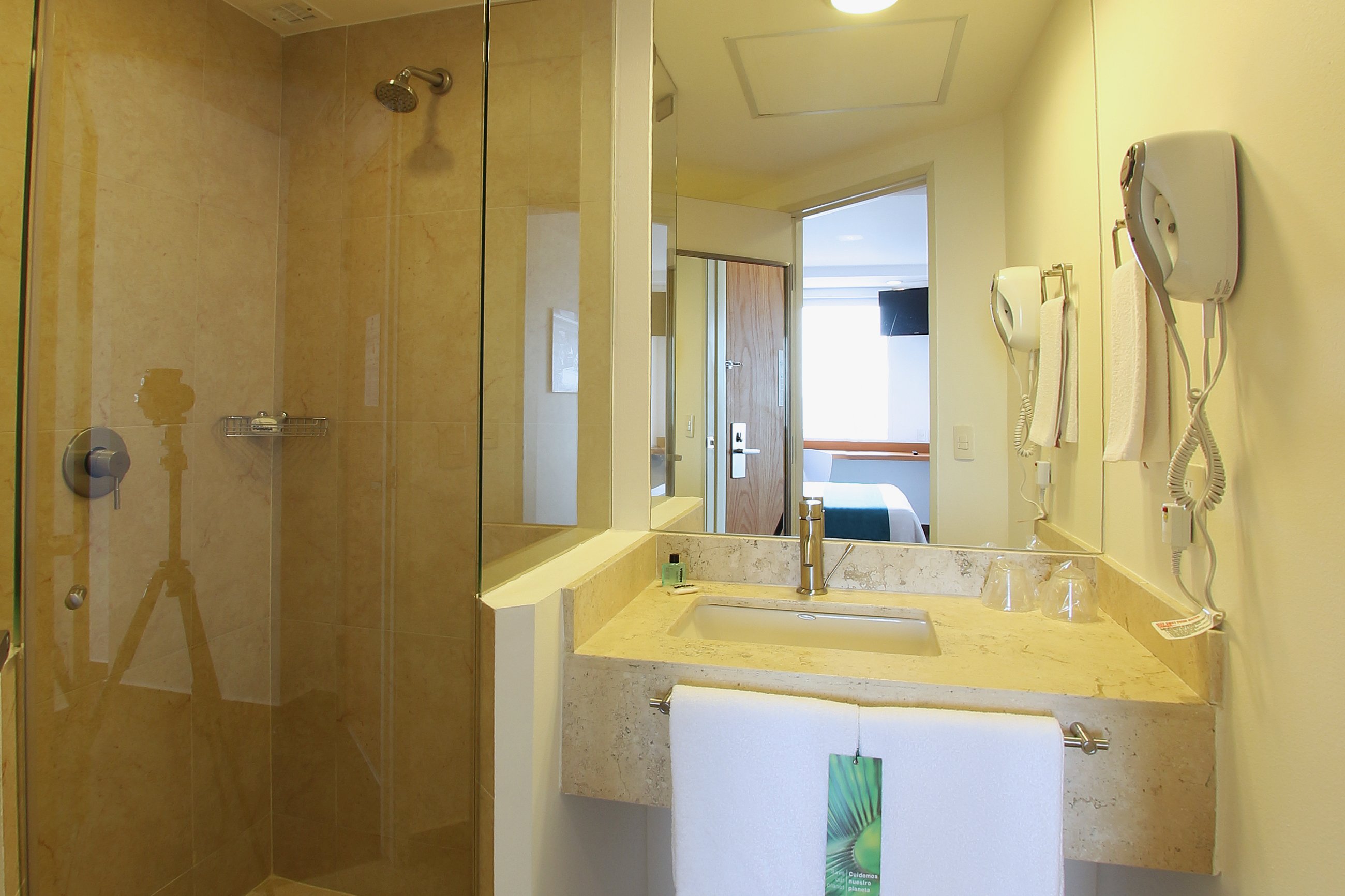 ONE CUERNAVACA-guestroom-Bathroom.jpg