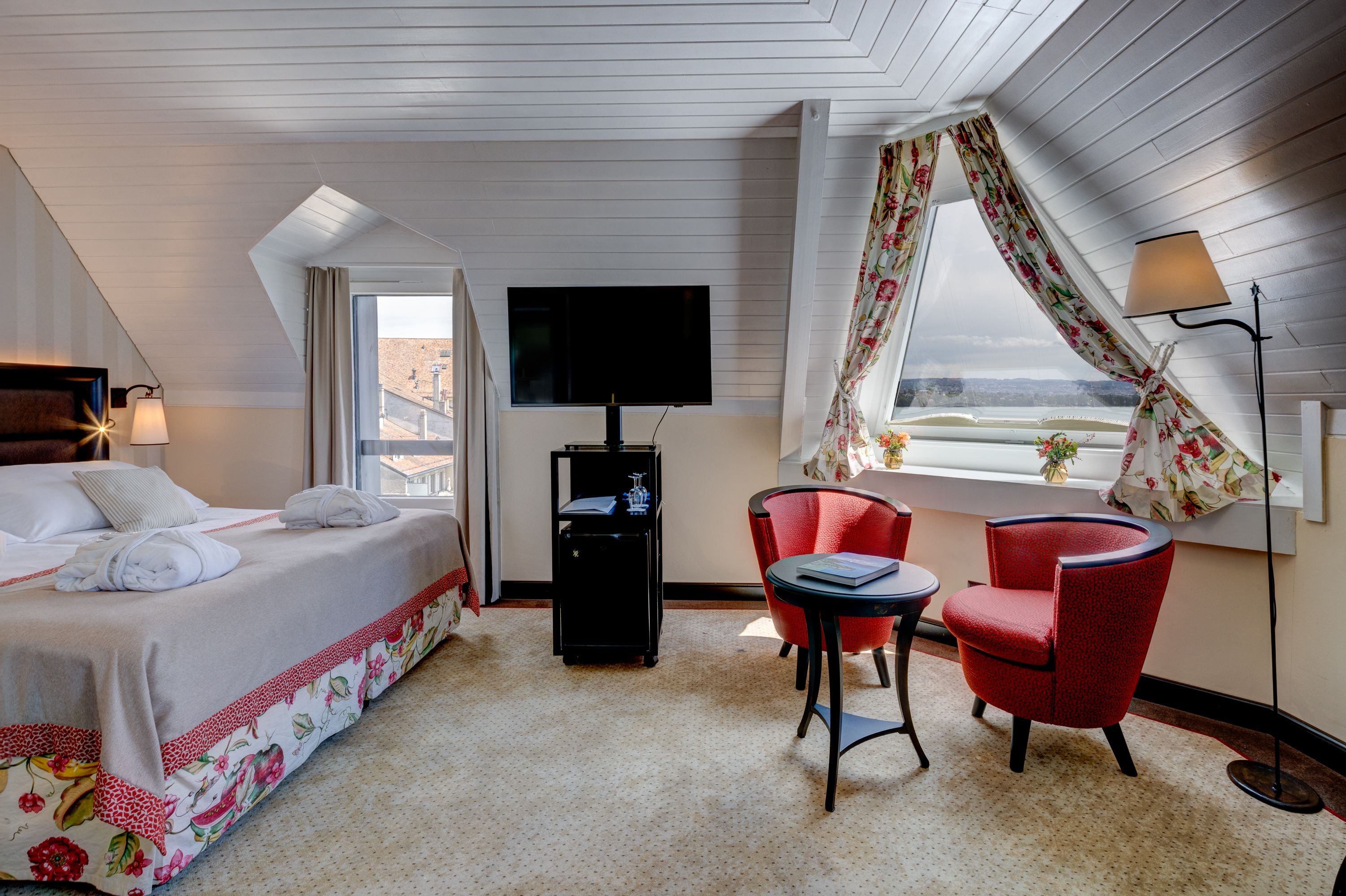 ROMANTIK HOTEL MONT BLANC AU LAC-guestroom-Deluxe double room.jpg