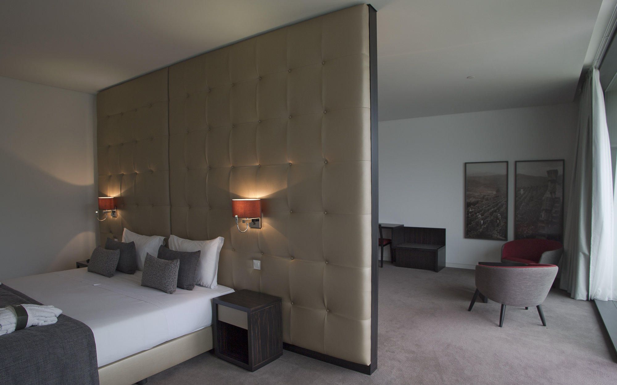 Douro Royal Valley Hotel-guestroom-River View Suite.jpg