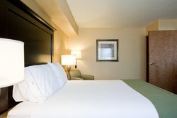  - Holiday Inn Express Woodland Hills - US 101, Exit 27
