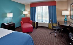 - Holiday Inn Express & Suites North Kansas City - I-29 & I-35, Exit 6