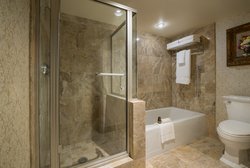  - Marriott Inner Harbour Hotel Victoria