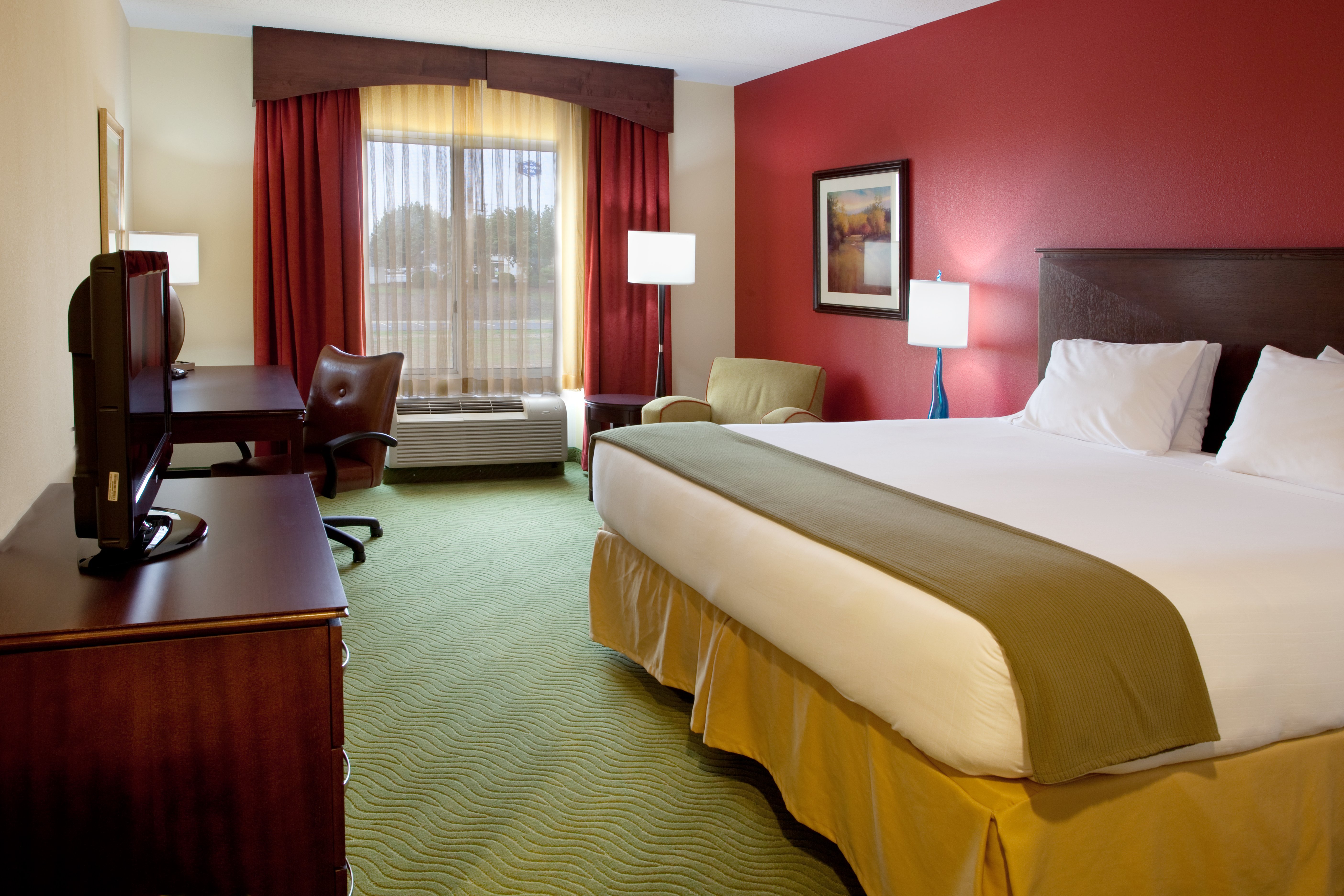 HOLIDAY INN EXP STES SPARTANBU-guestroom-King Bed Guest Room.jpg