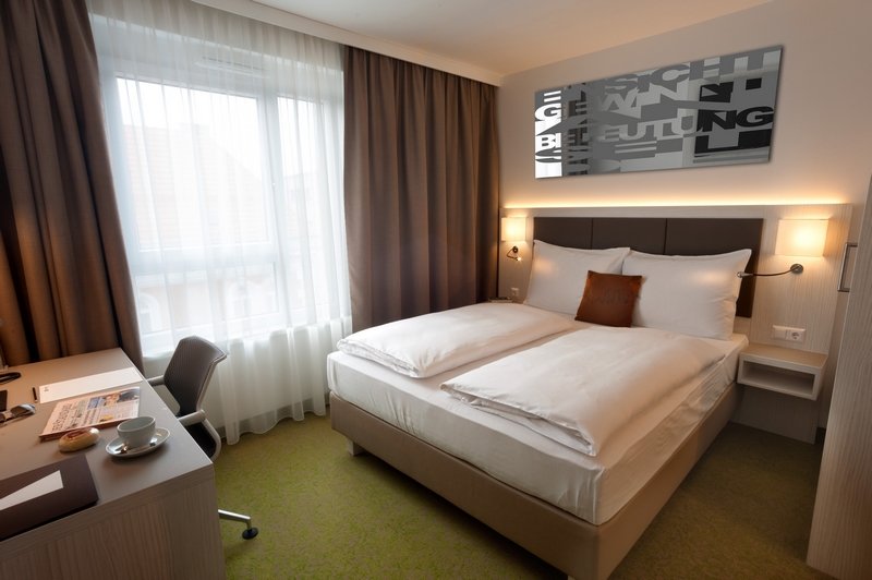 Zeitgeist Vienna-guestroom-City Room.jpg