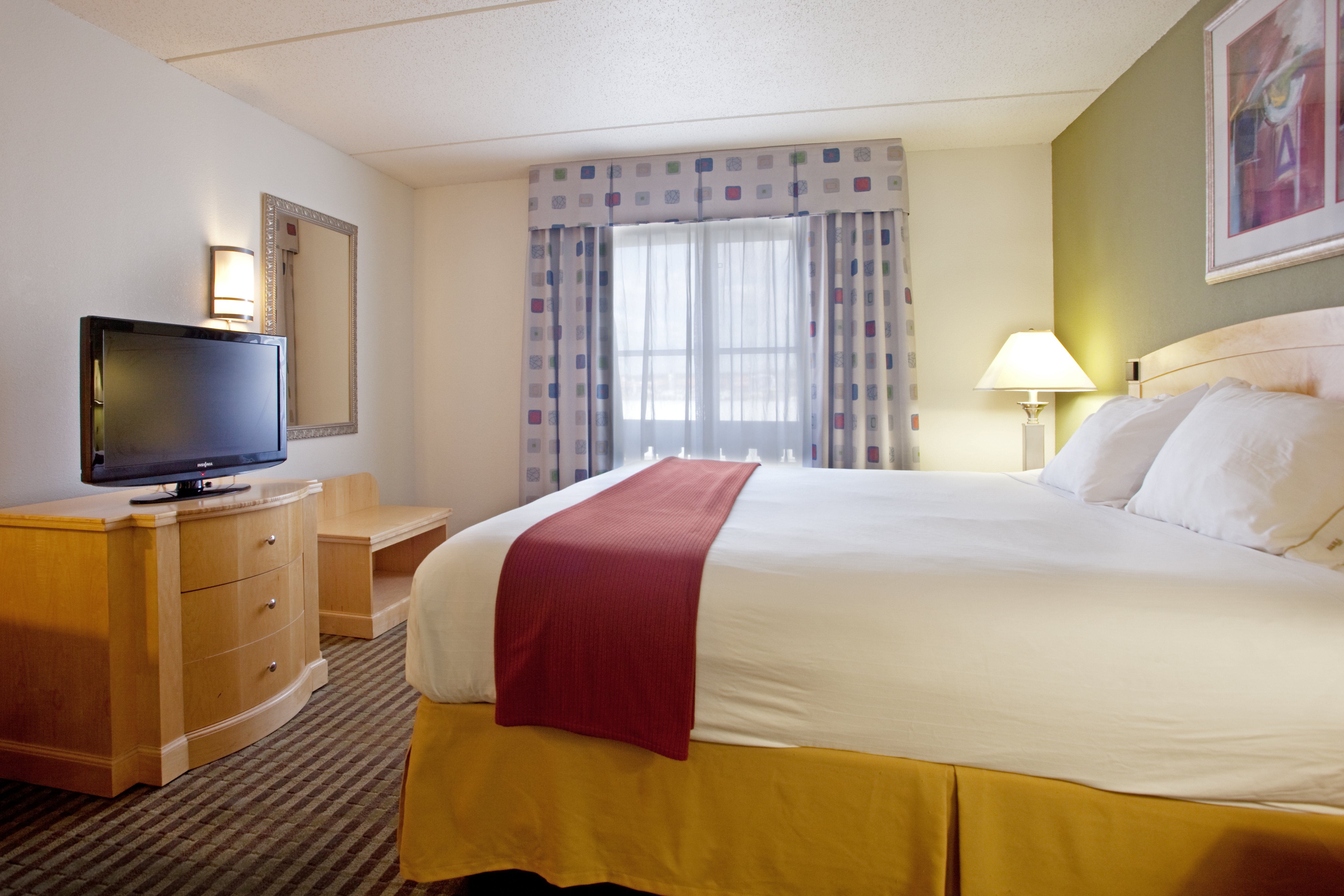 HOLIDAY INN EX STE LAKE NORMAN BY I-guestroom-King Bed Guest Room Geat Simmons Perfect Sleeper Beds.jpg
