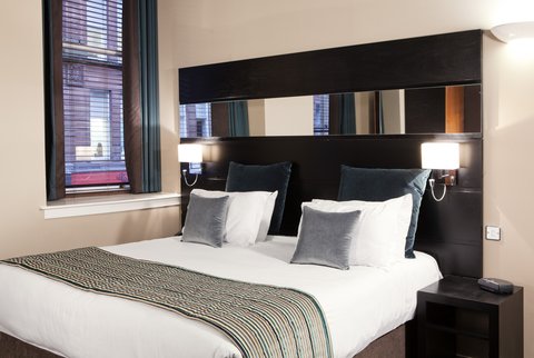 1 Bedroom Apartment Bedroom