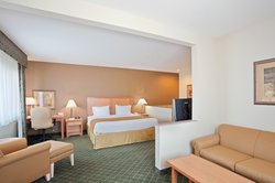  - Holiday Inn Express & Suites Lincoln