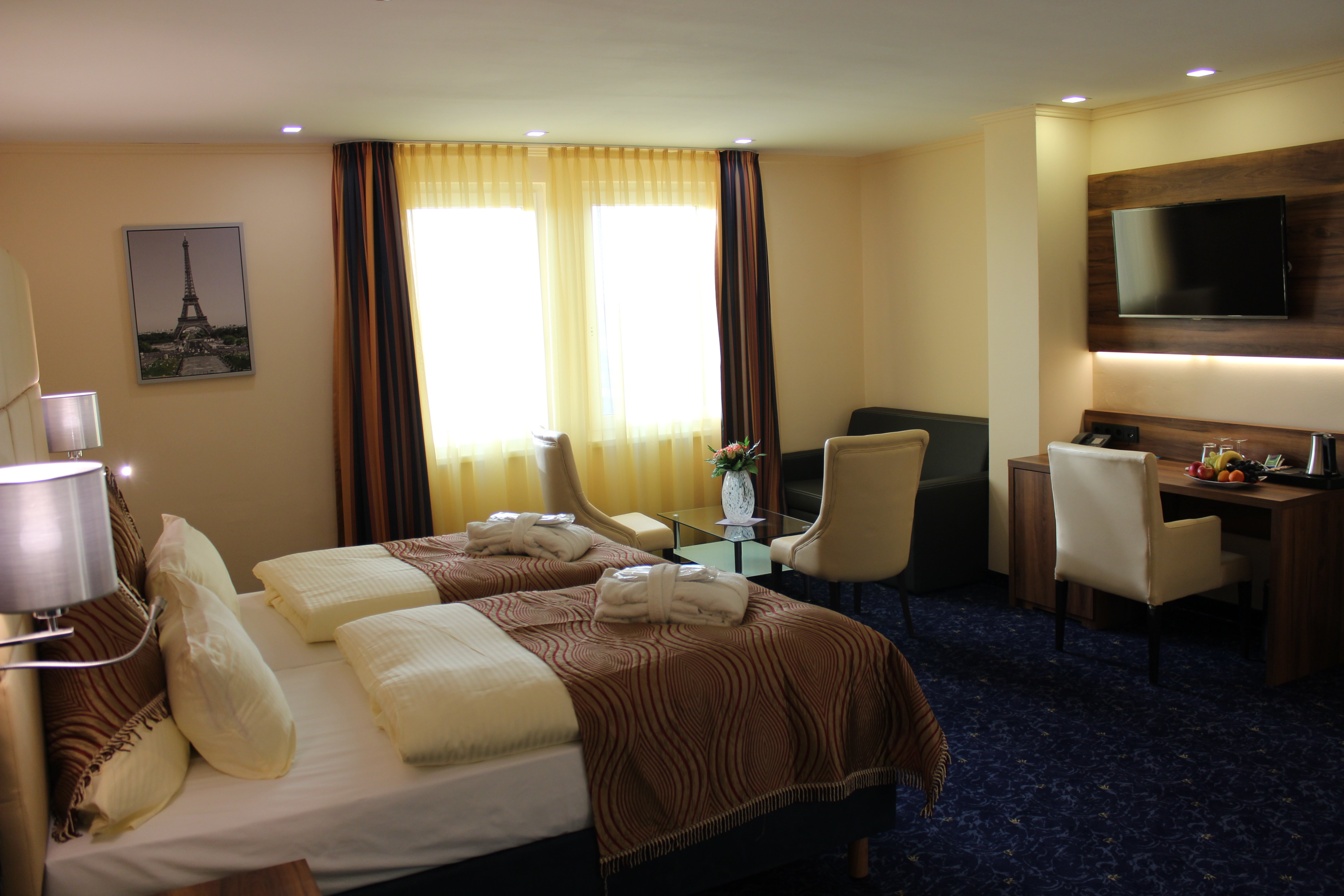 GRAND HOTEL EMPIRE-guestroom-Room1.jpg