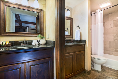 King Suite Bathroom