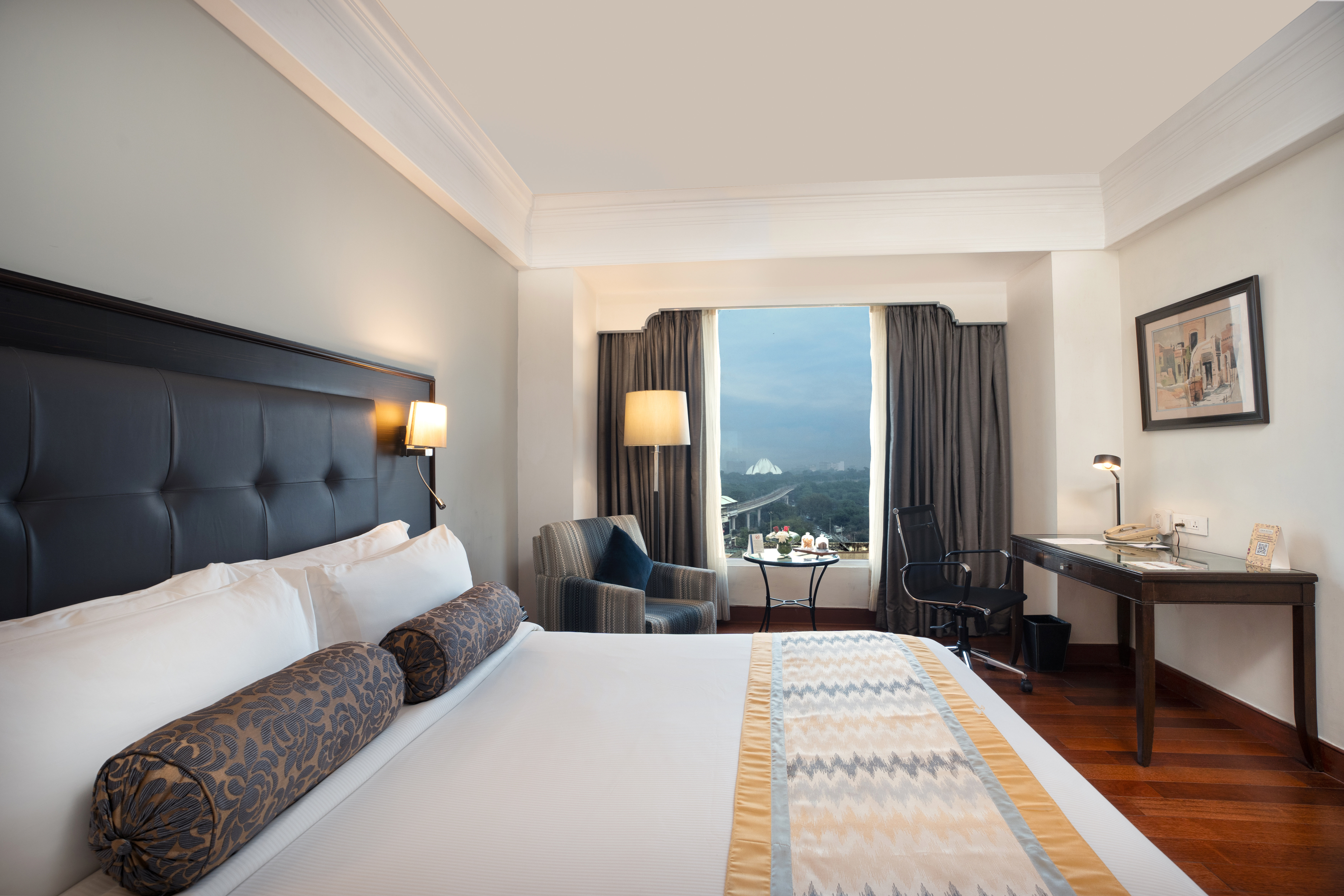EROS HOTEL NEW DELHI-guestroom-Executive Room.jpg