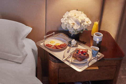 FOUR SEASONS HOTEL NEW YORK DOWNTOWN - Photo 4
