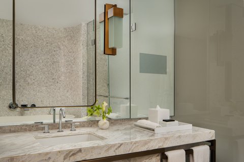 FOUR SEASONS HOTEL NEW YORK DOWNTOWN - Photo 27