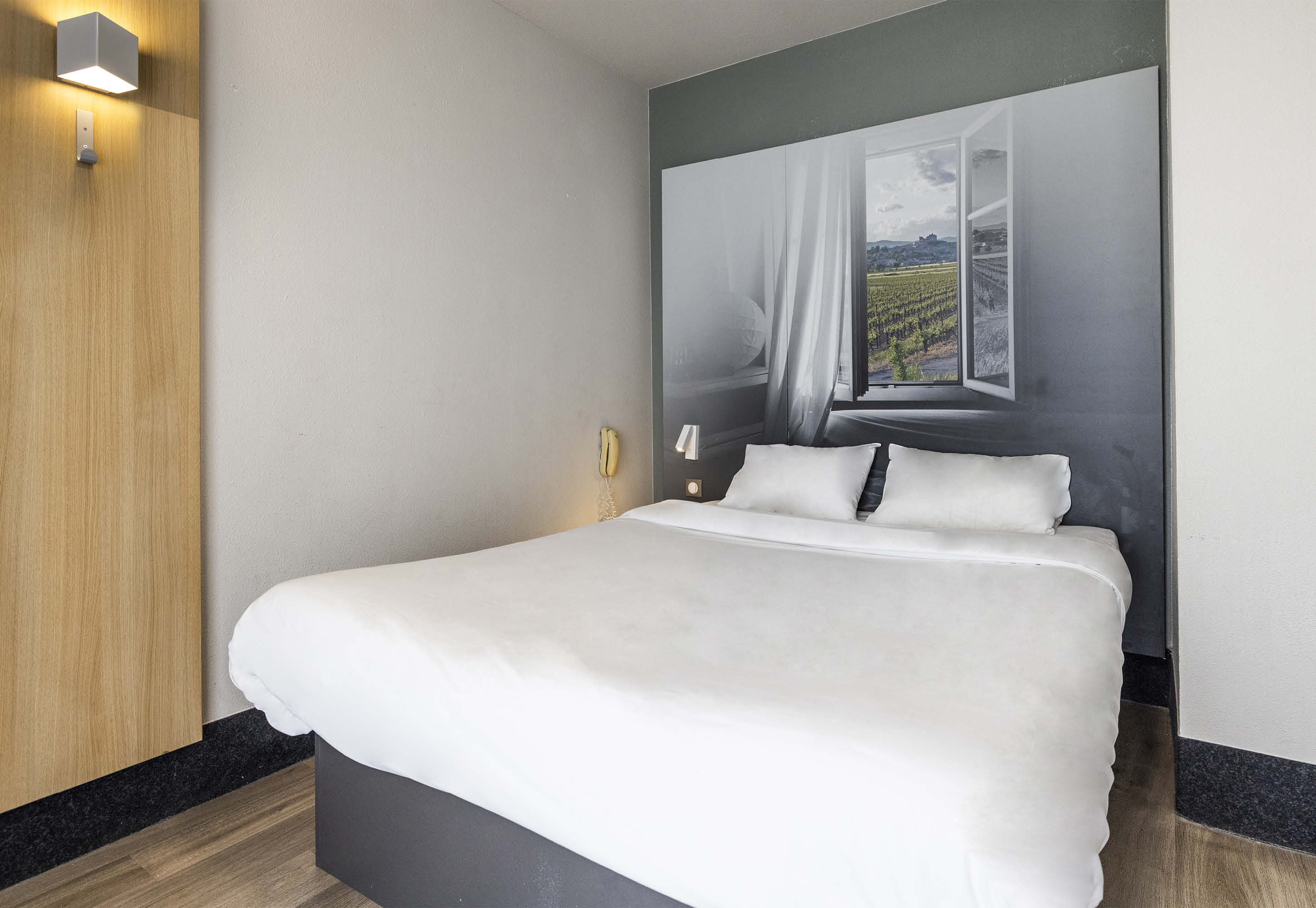 BANDB HOTEL HOTEL PERPIGNAN SALEILL-guestroom-Room.jpg