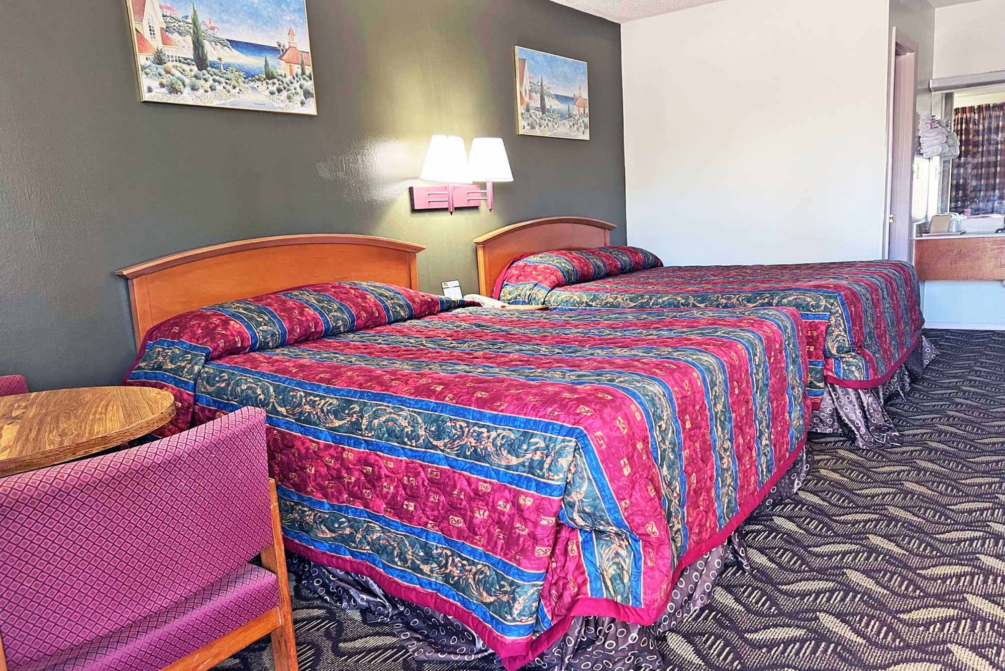 SCOTTISH INNS RICHMOND HILL-guestroom-SGARH Queens.jpg