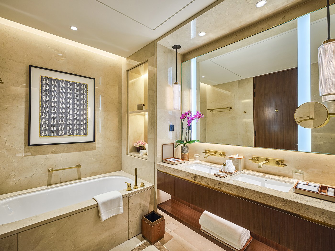 SOLAIRE RESORT NORTH-guestroom-BATHROOM.jpg