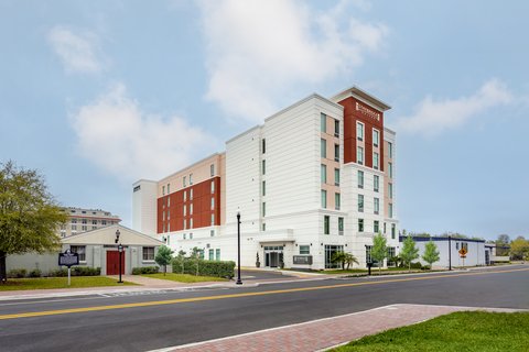 Located in the heart of Down Town Winter Haven, Florida