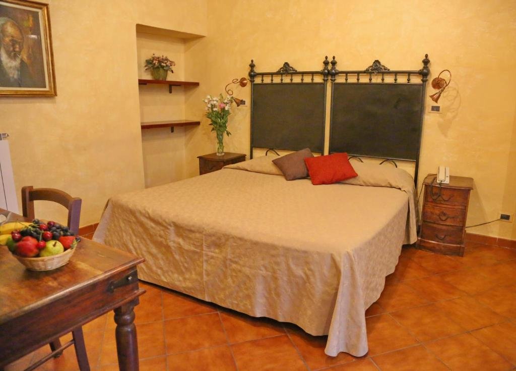 HOTEL ITALIA CORTONA-guestroom-GUEST ROOM.jpg